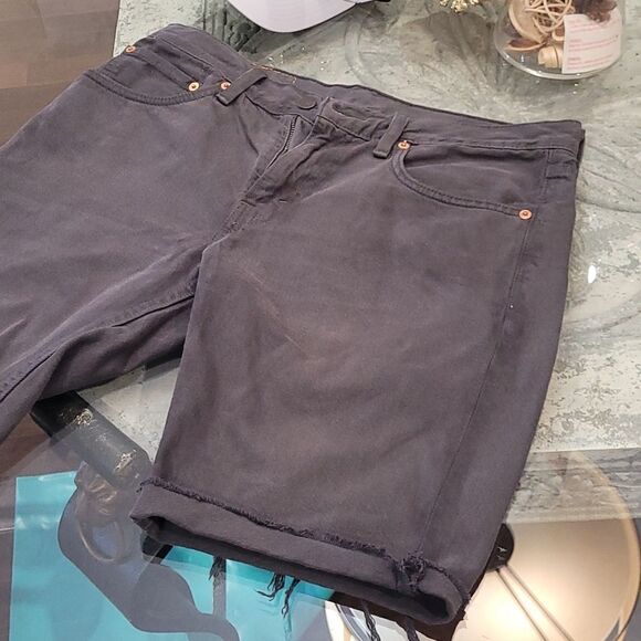 Levis BERMUDA JEAN SHORTS 32 - Picture 3 of 7